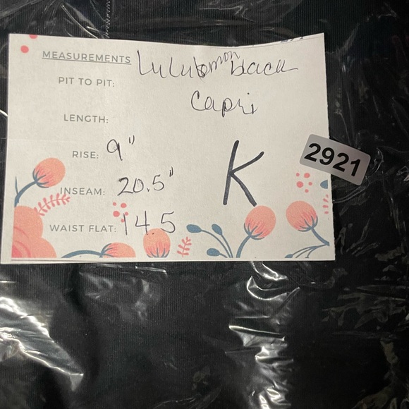 Lululemon black capri pant - Picture 8 of 8